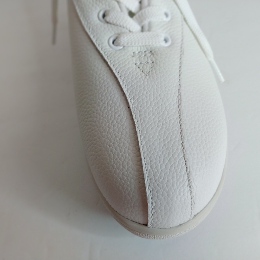 EASY SPIRIT NWOT Leather Women's Shoes White Sneakers - Picture 3 of 12